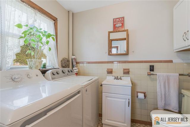 246 4th Street, Dunellen, NJ 08812