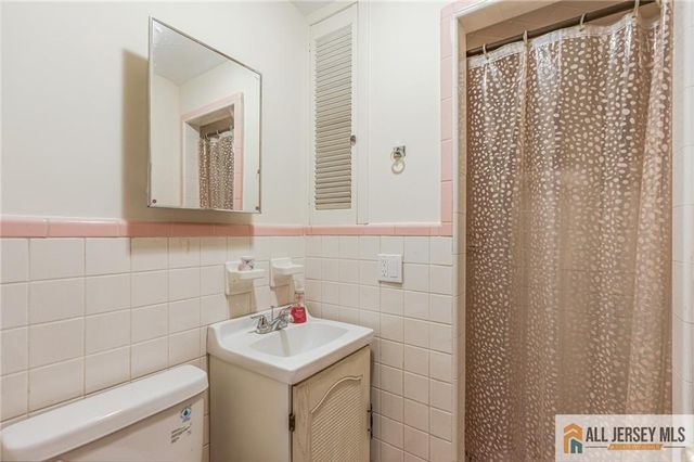246 4th Street, Dunellen, NJ 08812