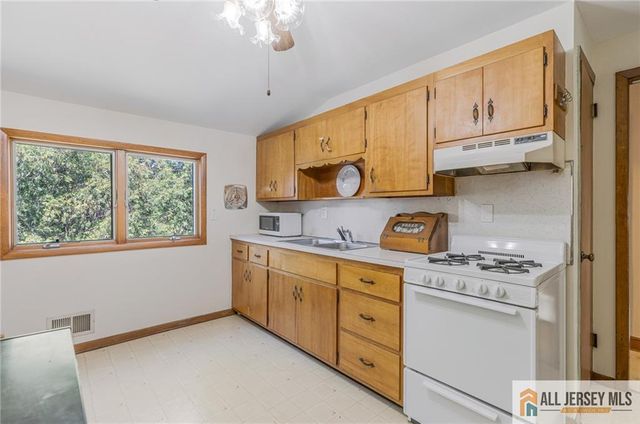 246 4th Street, Dunellen, NJ 08812