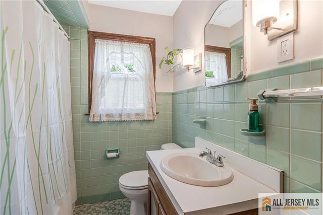 246 4th Street, Dunellen, NJ 08812