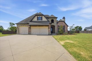 2114 E 176th Street S, Mounds, OK 74047