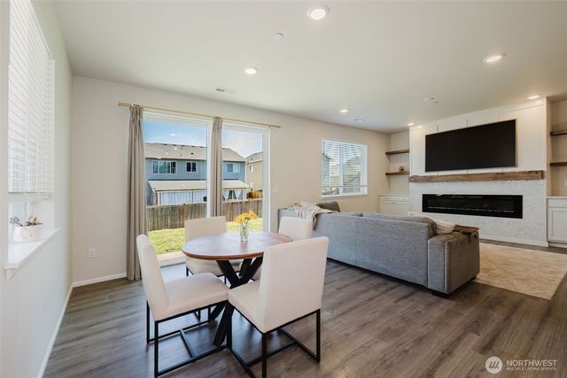 940 Panoramic Loop, Bremerton, WA 98312