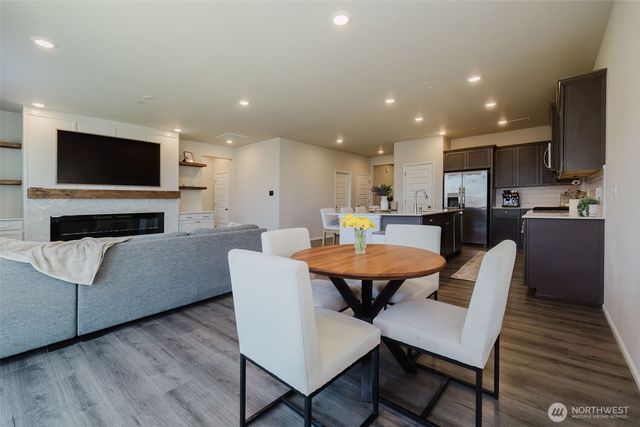 940 Panoramic Loop, Bremerton, WA 98312