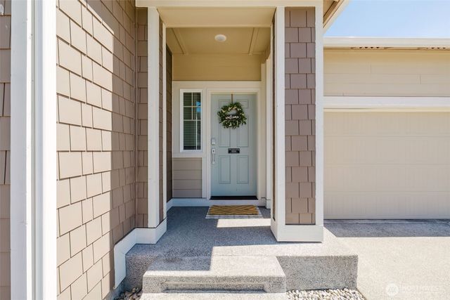 940 Panoramic Loop, Bremerton, WA 98312