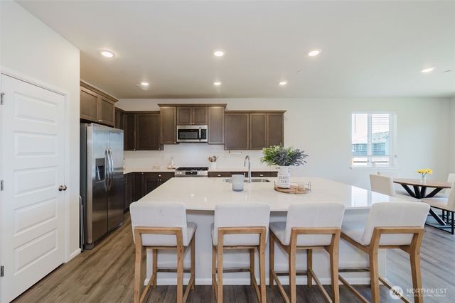 940 Panoramic Loop, Bremerton, WA 98312