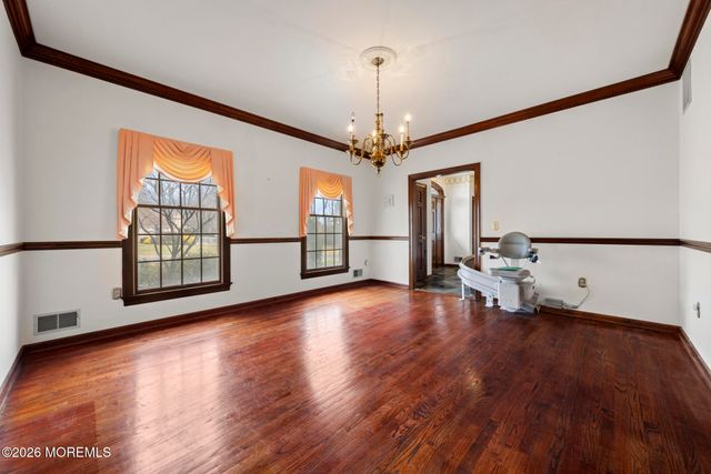 22 Windswept Lane, Freehold, NJ 07728