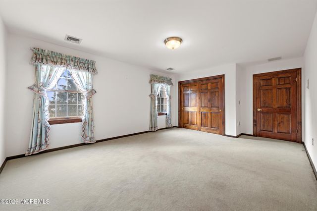 22 Windswept Lane, Freehold, NJ 07728