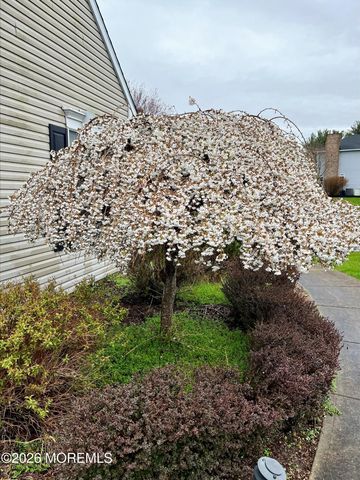 22 Windswept Lane, Freehold, NJ 07728