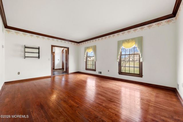 22 Windswept Lane, Freehold, NJ 07728