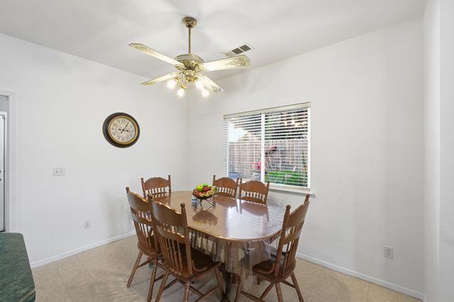 1692 Maple Court, Tulare, CA 93274