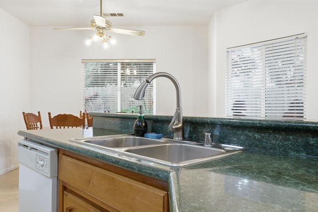 1692 Maple Court, Tulare, CA 93274