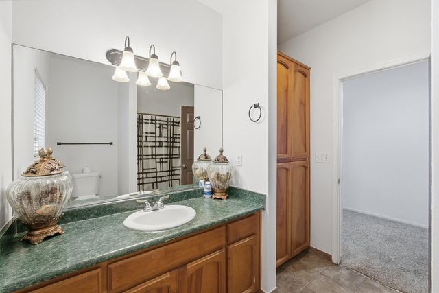 1692 Maple Court, Tulare, CA 93274