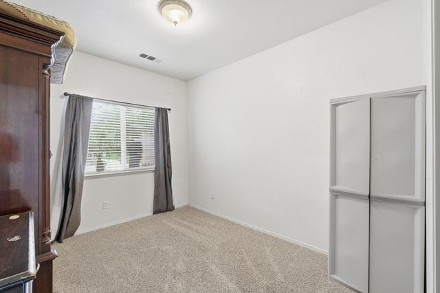 1692 Maple Court, Tulare, CA 93274