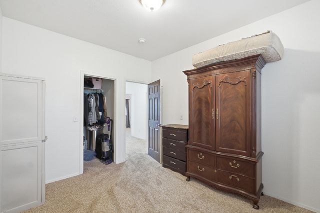 1692 Maple Court, Tulare, CA 93274