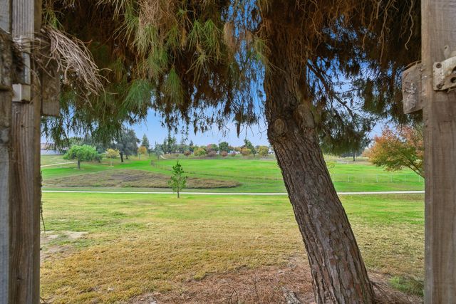 1692 Maple Court, Tulare, CA 93274