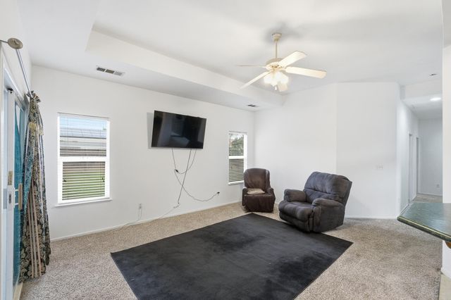 1692 Maple Court, Tulare, CA 93274