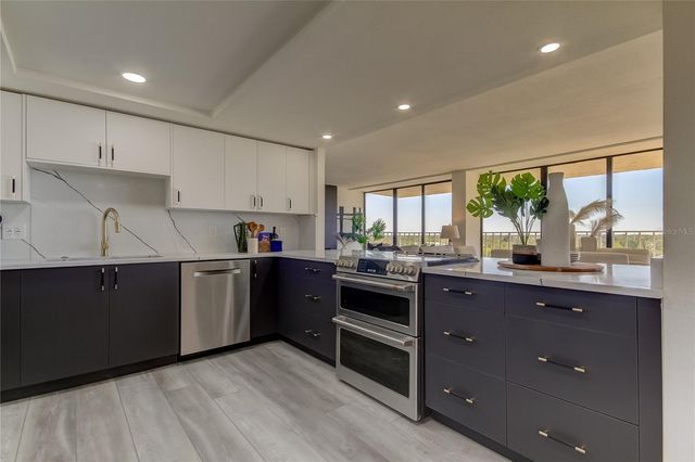 500 N OSCEOLA AVENUE H, Clearwater, FL 33755