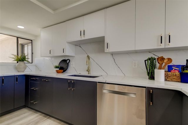 500 N OSCEOLA AVENUE H, Clearwater, FL 33755