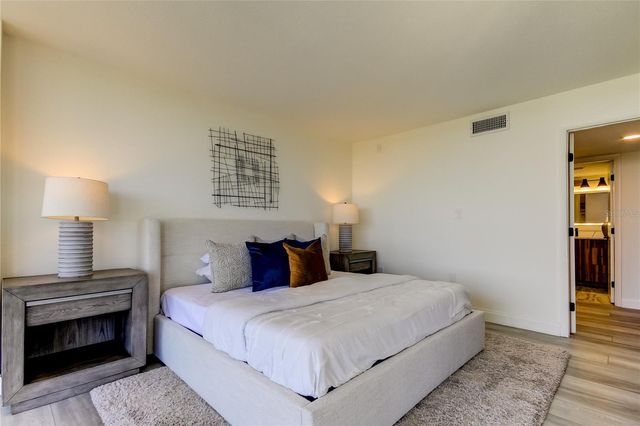 500 N OSCEOLA AVENUE H, Clearwater, FL 33755