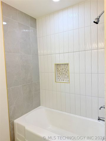 68 S 105th East Place, Tulsa, OK 74128