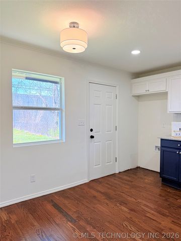 68 S 105th East Place, Tulsa, OK 74128