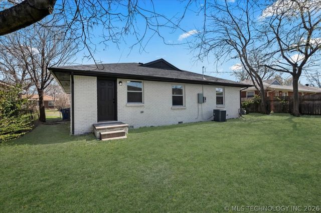 68 S 105th East Place, Tulsa, OK 74128