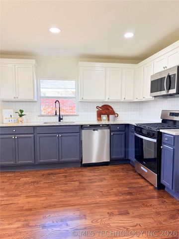 68 S 105th East Place, Tulsa, OK 74128