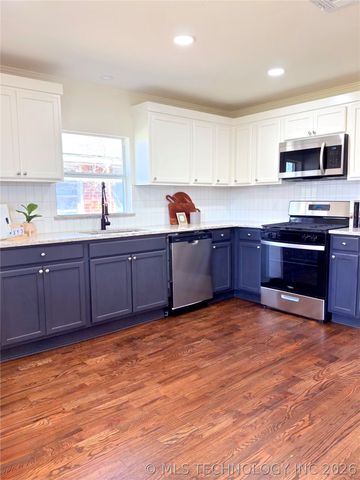 68 S 105th East Place, Tulsa, OK 74128