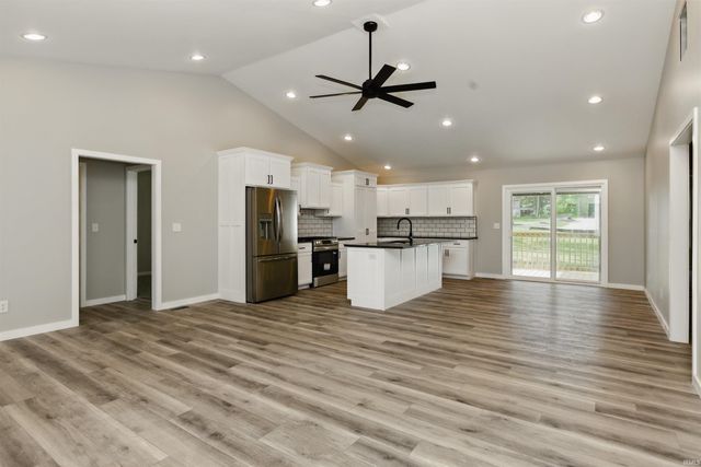 1724 28th Street, Bedford, IN 47421