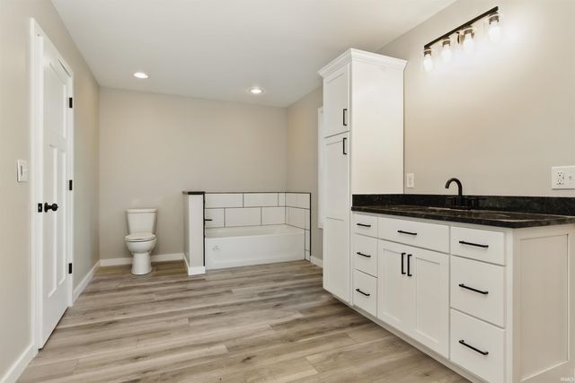 1724 28th Street, Bedford, IN 47421