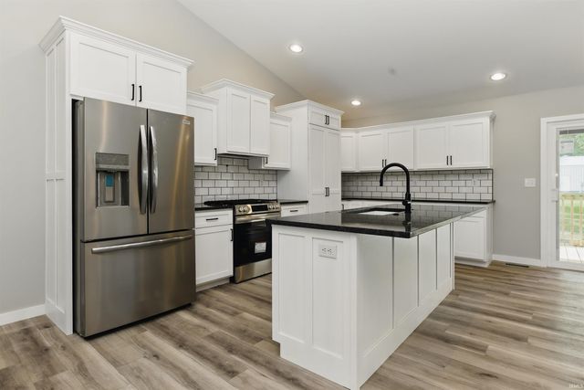 1724 28th Street, Bedford, IN 47421