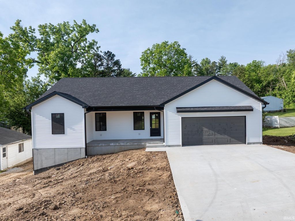 1724 28th Street, Bedford, IN 47421