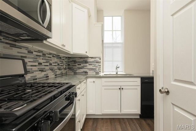 1047 Lafayette Avenue E, St Louis, MO 63104