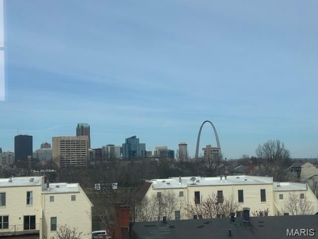 1047 Lafayette Avenue E, St Louis, MO 63104