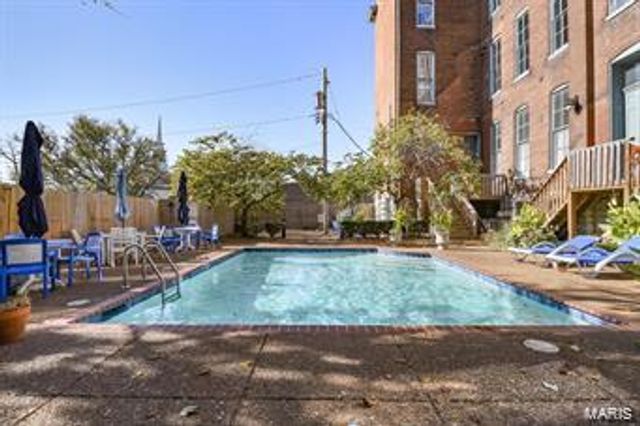 1047 Lafayette Avenue E, St Louis, MO 63104