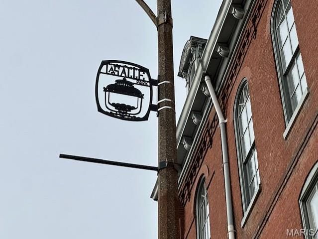 1047 Lafayette Avenue E, St Louis, MO 63104