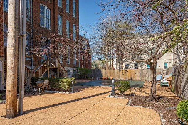 1047 Lafayette Avenue E, St Louis, MO 63104