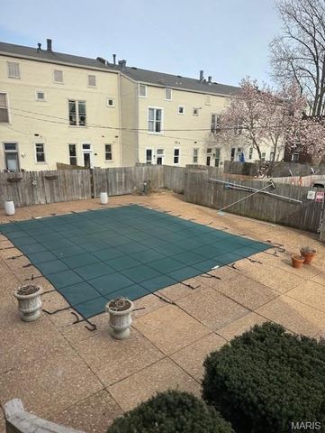 1047 Lafayette Avenue E, St Louis, MO 63104