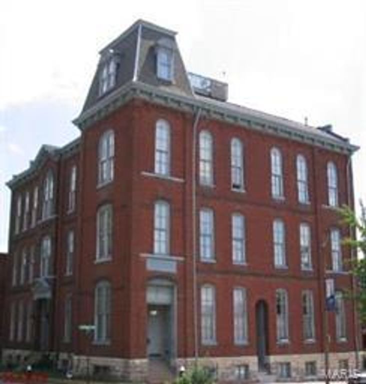 1047 Lafayette Avenue E, St Louis, MO 63104