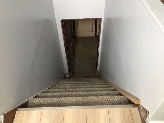 1953 Shadyside Dr, Hermitage, PA 16148