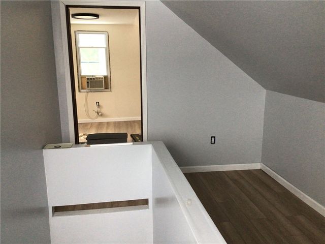 1953 Shadyside Dr, Hermitage, PA 16148