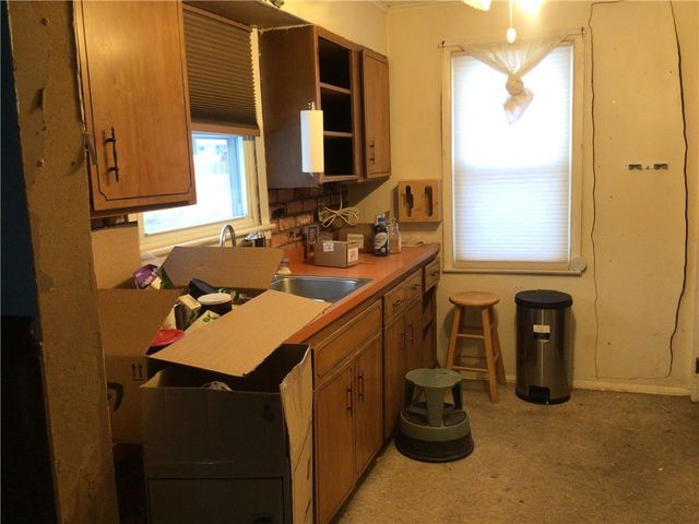 1953 Shadyside Dr, Hermitage, PA 16148