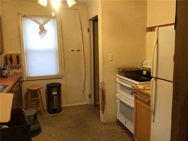 1953 Shadyside Dr, Hermitage, PA 16148