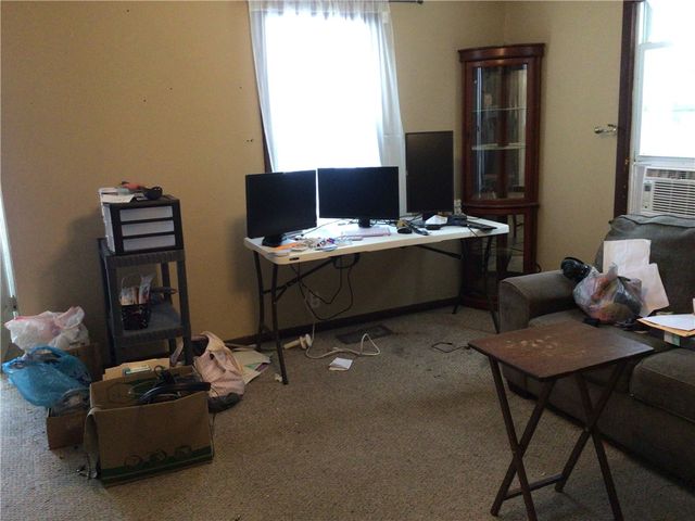 1953 Shadyside Dr, Hermitage, PA 16148