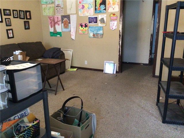 1953 Shadyside Dr, Hermitage, PA 16148