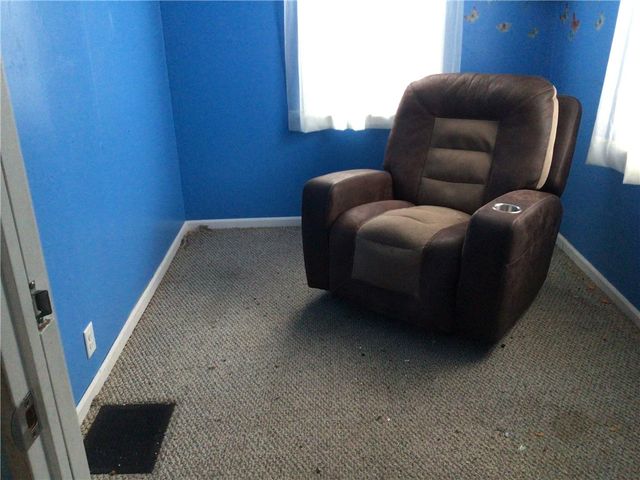 1953 Shadyside Dr, Hermitage, PA 16148