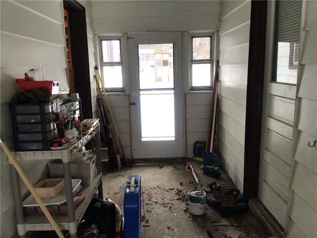 1953 Shadyside Dr, Hermitage, PA 16148