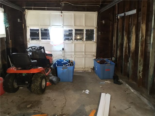 1953 Shadyside Dr, Hermitage, PA 16148