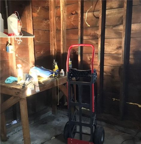 1953 Shadyside Dr, Hermitage, PA 16148