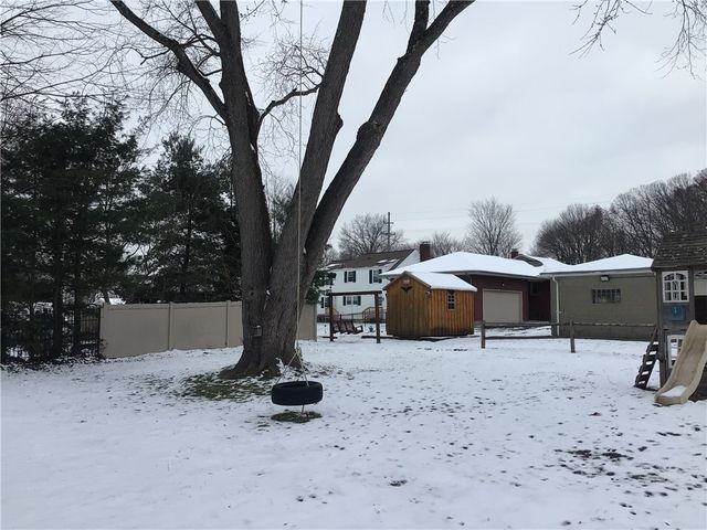 1953 Shadyside Dr, Hermitage, PA 16148